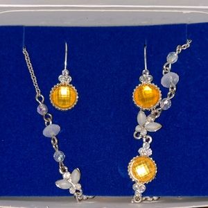 Avon pretty pastel "Y" necklace gift set